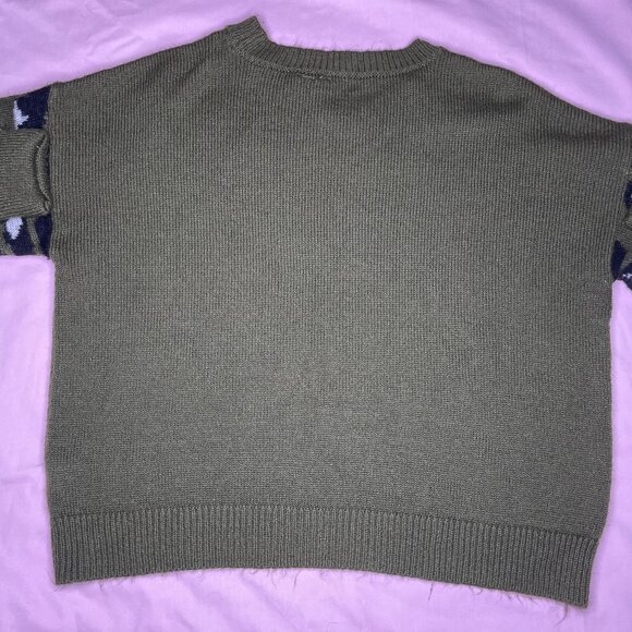 Women's Sweater - Picture 3 of 5